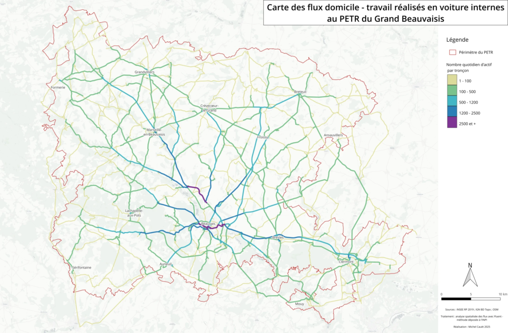 Carte des flux domicile-travail projetés sur voirie, montrant les axes les plus empruntés en voiture dans le PETR du Grand Beauvaisis selon la méthode Fluent.